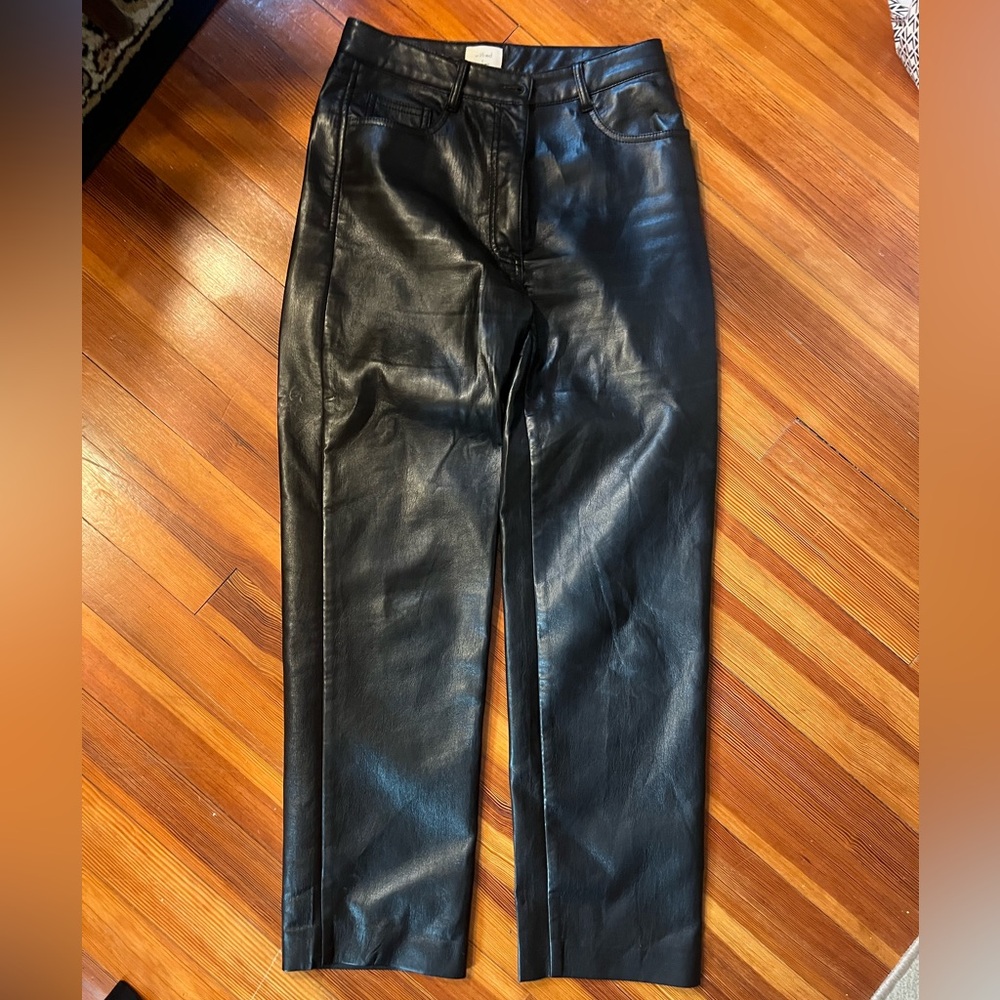 Aritzia The Melina Pant Design